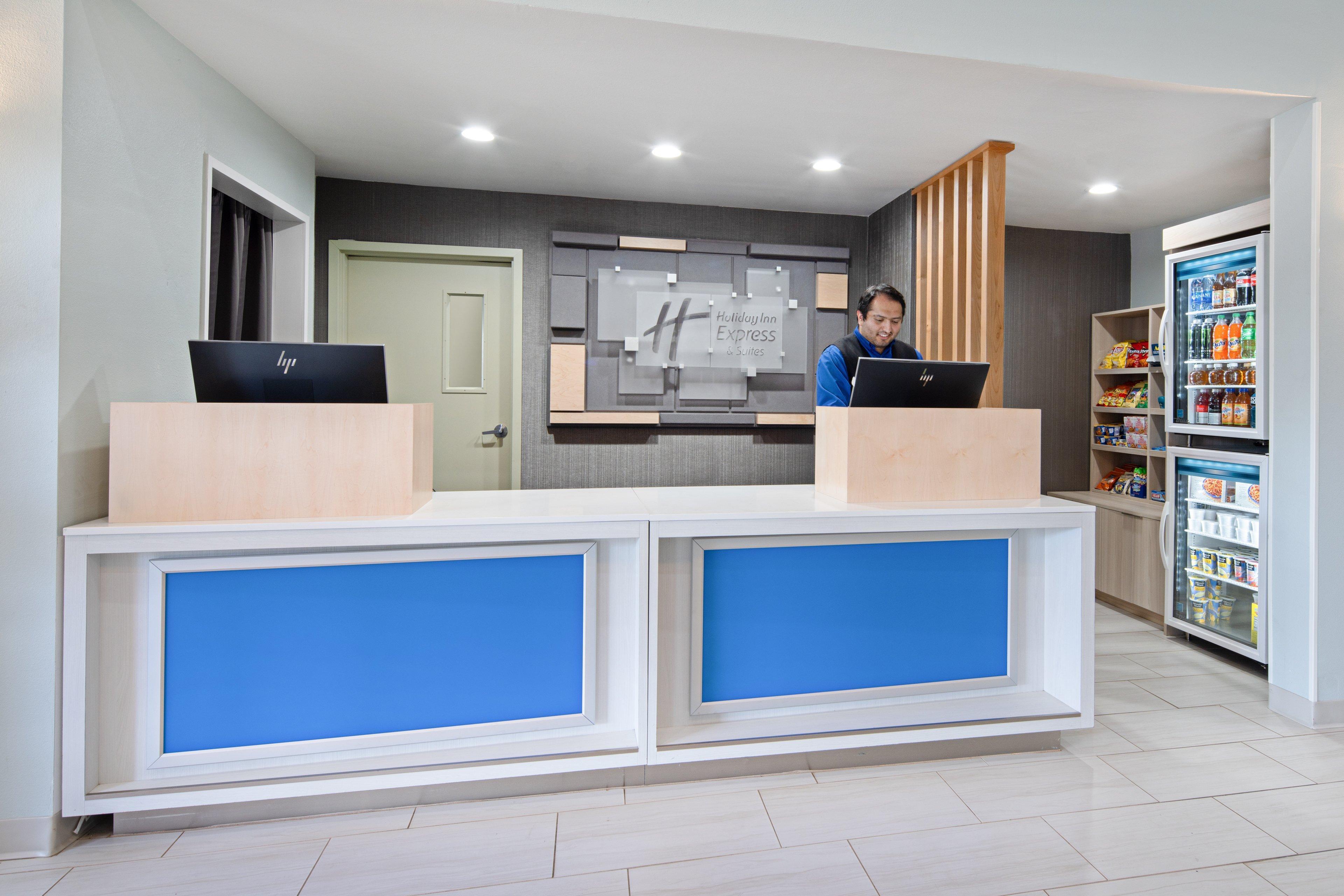 Holiday Inn Express & Suites Watsonville By Ihg Exterior photo