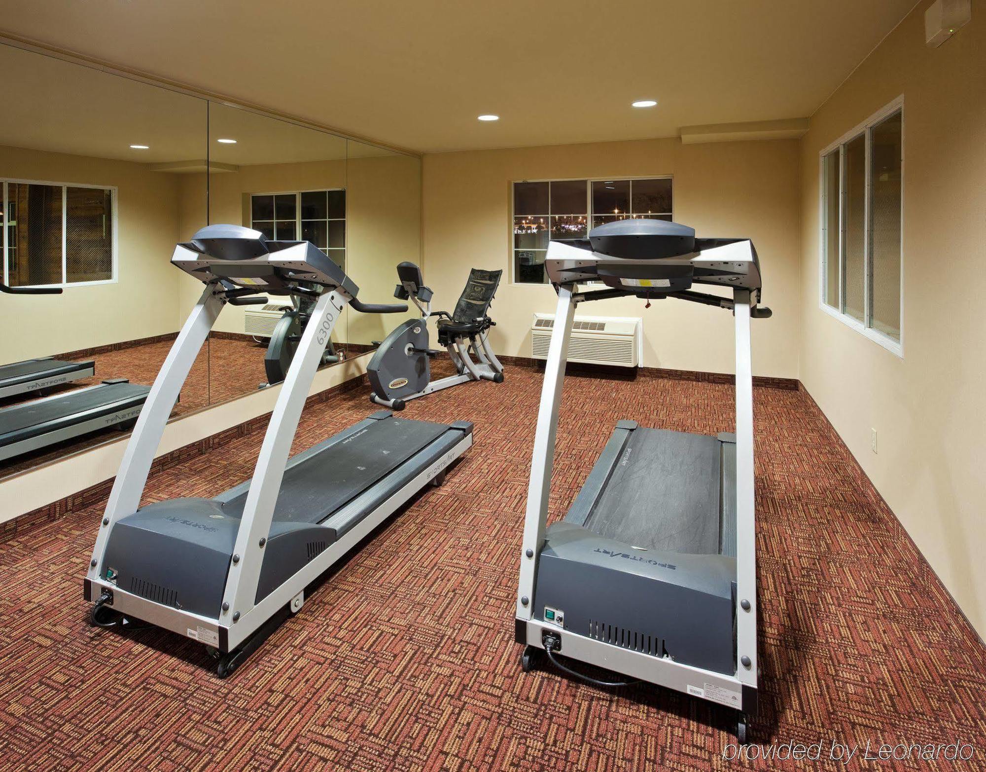 Holiday Inn Express & Suites Watsonville By Ihg Exterior photo